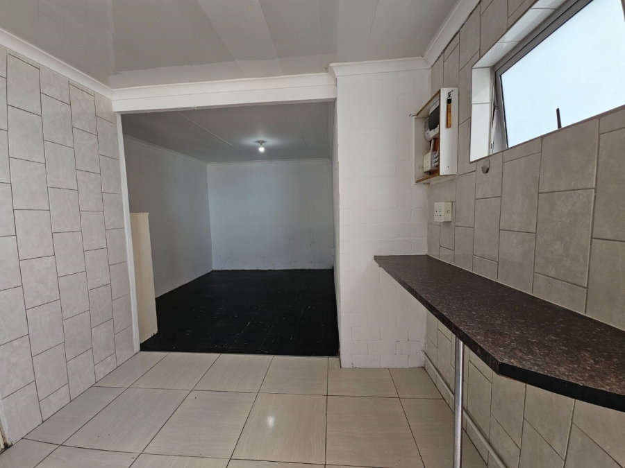 To Let 1 Bedroom Property for Rent in Westgate Western Cape